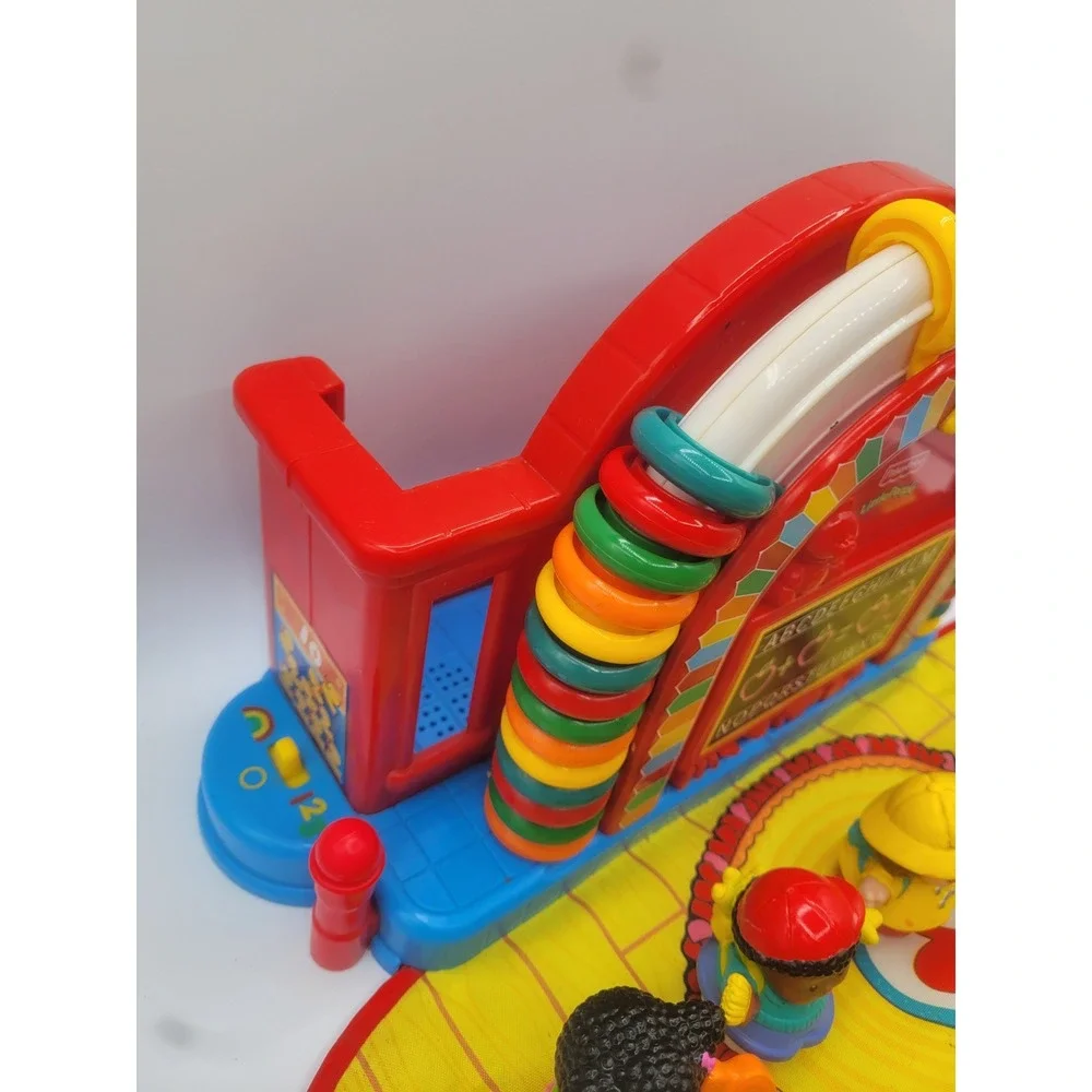 Fisher-Price Little People Time to Learn Preschool Playset School Mat 6 Figures